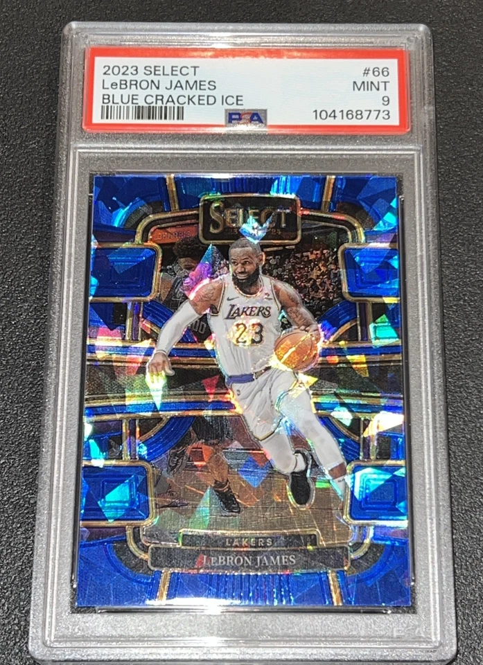 2023-24 Panini Select LeBron James Blue Cracked Ice #66 Concourse PSA 9 Estado perfeito - Imagem 1 de 1