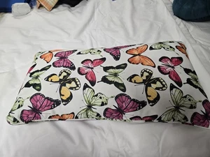 Schmetterling Überwurf langes Kissen gebrauchsfertig mehrere Farben 24" lang x 15" breit - Bild 1 von 5