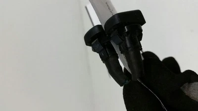 Boquillas pulverizadoras capó lavadora parabrisas Nissan Máxima 2004 2005 2006 2007 2008 Foto 1 de 4