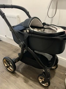 EGG 2 JURASSIC BLACK GOLD LIMITED EDITION PRAM & CARRYCOT BUNDLE - Picture 1 of 11