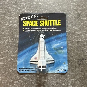 ERTL Item #1535 Die Cast Metal Space Shuttle NASA USA SPACE Authentic Decals T33 - Picture 1 of 2
