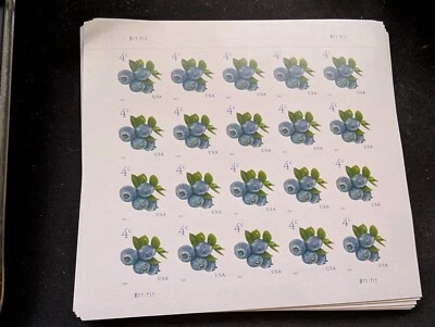 Lot of 25 sheets 500 stamps total Stamps US Scott # 5652 4c Blueberries 2022 - Image 1 of 2