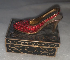 Caja de baratijas de tacón alto con estrás rojo. 2,5” X 2,5” X1,5” - Imagen 1 de 6
