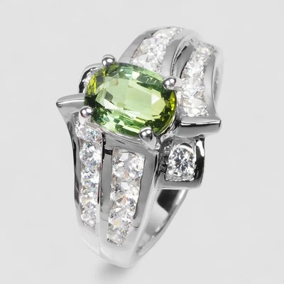 Anillos finos vibrantes hechos a mano de plata de ley 925 de 0,95 quilates de turmalina verde cromo Foto 1 de 4