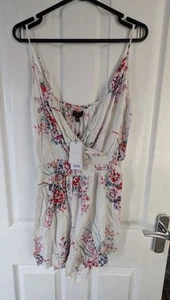 Ladies Size 12 Lipsy London Evening / Summer Floral Top Excellent Condition - Picture 1 of 4