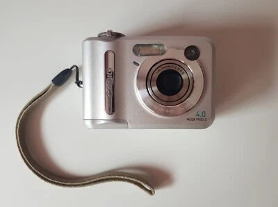 Casio QV-R40 4.0MP Digital Camera - Silver Spares or Repair Only NO POWER - Image 1 of 4