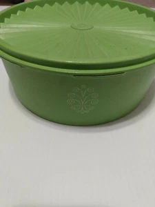 Vintage Lime Green Tupperware 1204 - 1 - Picture 1 of 10