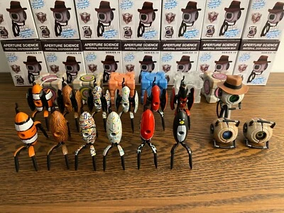 Choose Your Own - Portal Sentry Turret Series IV 4 - NECA Blind Box Cube Sphere - Imagem 1 de 4