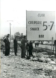 France Saint Laurent du Pont Cinq Sept Night club fire old Photo 1970 - Picture 1 of 3