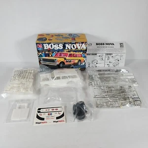 Kit Modelo Boss Nova AMT 1:25 Bolsas Piezas Selladas - Imagen 1 de 19