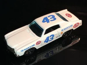 CUSTOM Hot Wheels Richard Petty 74' Raced Monte Carlo Mosport Canada, - Picture 1 of 5