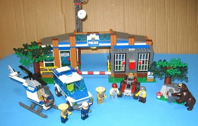JUEGO LEGO CITY RETIRADO 4440 - ESTACIÓN DE POLICÍA FORESTAL 100% COMPLETO ¡GRAN CONJUNTO! Foto 1 de 4