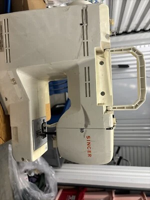 SINGER Stylist 7258 COMPUTERIZED Sewing Machine No Power Cord - Image 1 of 4