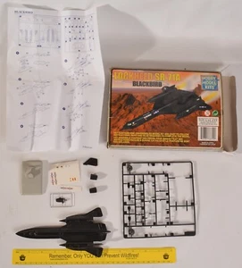 Lot # 1 - STARTED - N Scale - Lockheed SR-71A - Model kit - Approx 1/160 scale - Bild 1 von 4