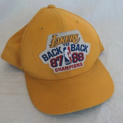 LAKERS x Mitchell & Ness Snapback Back to Back 87-88 Campeonato de la NBA RARO Dorado  Foto 1 de 4