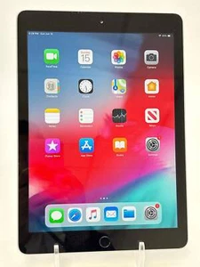 Apple iPad 5th Gen A1822 MP2F2LL/A 32GB WiFi Space Gray - Picture 1 of 7
