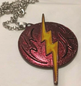 DC Comics The Flash LOGO ROSSO scuro ciondolo/COLLANA su catena 20" barry allen - Foto 1 di 7