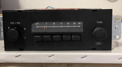 1985 86 FORD ESCORT EXP MERCURY LYNX PUSHBUTTON AM RADIO E67F-18806-AA (UNTESTED - Image 1 of 4