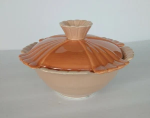 Vintage Calif USA Ceramic Pottery Bowl 2 Tone Peach Mid Century w Lid L61 - Picture 1 of 10
