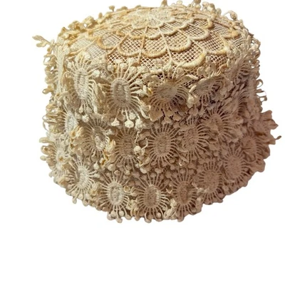 Sombrero cubo vintage de encaje crema apliques florales ocasión para mujer Foto 1 de 4