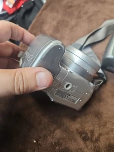 Canon PowerShot S2 IS 5.0MP Digital Camera - Silver lot of 2 - Picture 1 of 8