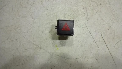 Hazard Button ID: 15258590 Fits 04 New-08 Classic Malibu 634360 Foto 1 de 4