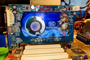 Sapphire ATI Radeon HD 2600 Pro 512MB RV630 AGP-8X DirectX 10 VideoCard - Picture 1 of 5