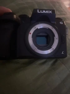 SELLING LUMIX G7 WITH 3 Batteries Battery Charger And 2 Lens Low Shutter Count - Picture 1 of 8