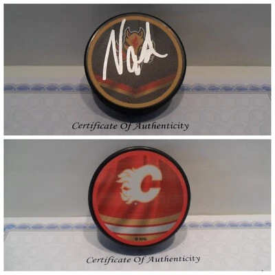 Nazem Kadri Autografiado Firmado Calgary Flames Puck Certificado de Autenticidad Reverso Retro Puck Foto 1 de 3