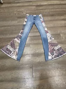 Pantalones de mezclilla Free People Bali Hobo retazos acampanados con campana talla 24 pierna ancha - Imagen 1 de 4