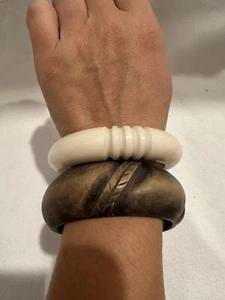 Vintage Bangle Bracelets Off-white and Brown Combo Women’s Accessories - Picture 1 of 7