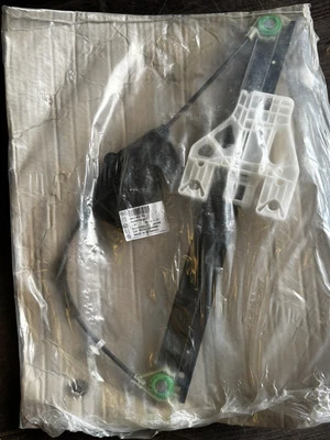 Audi A4 B8 /ALLROAD (2007-2016) GENUINE Rear Right Window Regulator | 8K0839462C - Image 1 of 2