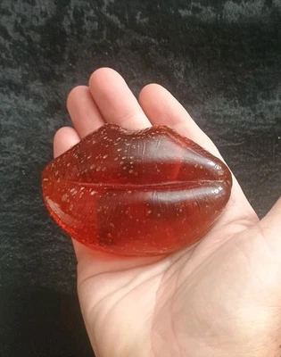 Blown Art Red Lips Paperweight 2" X 3" - Image 1 of 4