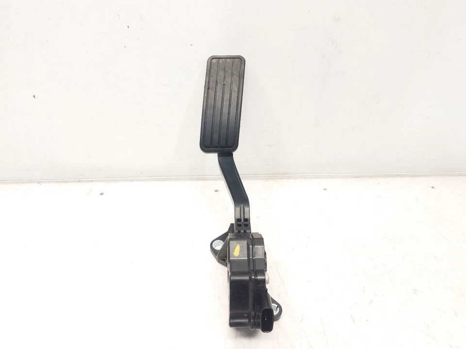 Subaru Legacy Outback 2014 (2,5 L/CVT) pedal acelerador - DBW/conducción por cable Foto 1 de 4