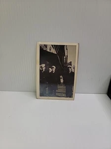 Foto instantánea de colección tripulación de la Marina de los Estados Unidos en barco Segunda Guerra Mundial - Imagen 1 de 2