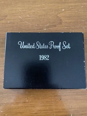 1982-S United States Mint Proof Set - Image 1 of 4