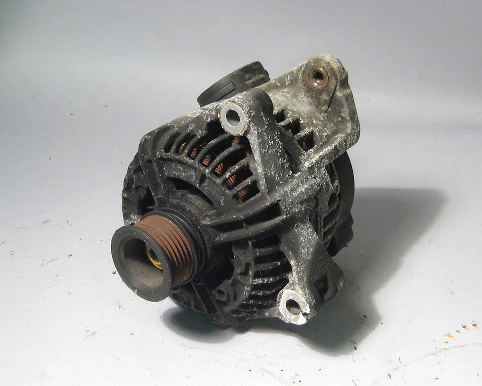 Alternador BMW 120A M54 E46 E39 X5 Z3 325i 525i 530i 2001-2005 OEM USADO Foto 1 de 3
