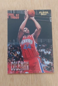 Tarjeta de baloncesto '96-97 Fleer/Skybox Derrick Coleman Philadelphia 76ers - #81 - Imagen 1 de 2