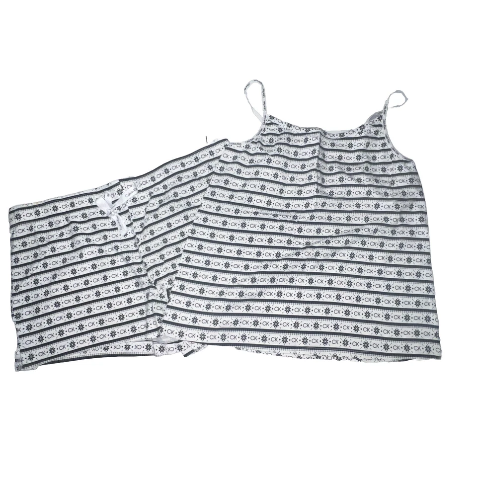 Conjunto de roupa de dormir Calvin Klein feminina shorts camuflado preto branco estampa LOGOTIPO tamanho grande - Imagem 1 de 4