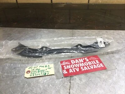 Soporte capó refuerzo delantero # 518324727 Ski-doo 2005-2007 Mach Z moto de nieve Foto 1 de 4