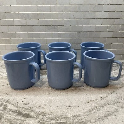 6 VTG RUBBERMAID Blue Melamine Cups - No. 3813 - Image 1 of 2