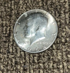 1964 John F KENNEDY HALF DOLLAR, 90% SILVER, - Picture 1 of 3