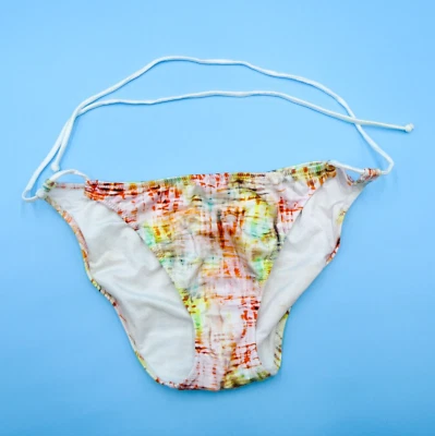 Parte inferior de bikini grande Victorias Secret blanca correa geométrica artística VS natación nueva Foto 1 de 4