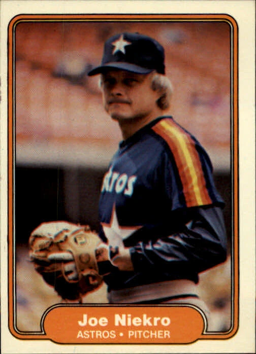 1982 Fleer Baseball "Main Set" Base Cards #221 to #440 - Image 1 of 1