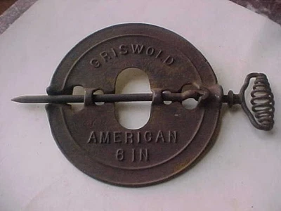 Griswold 6" Estufa Pipa Hierro Fundido Amortiguador Nuevo Mango de Metal Americano De Colección Foto 1 de 4