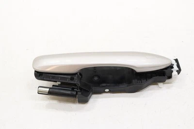 Ручка наружной двери 2021–2023 TOYOTA VENZA LH 69210-K0020-B4 69204-48070 - Изображение 1 из 4