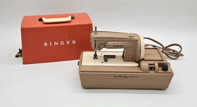 Máquina de coser eléctrica modelo 50D Singer de colección años 60 Gran Bretaña - Funciona Foto 1 de 4