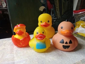 💥 Rubber Duck Halloween Rare ducks!  Ducky quackery bath toy BIN A - Picture 1 of 4
