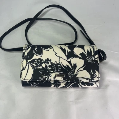Mini bolso bandolera Kaelyn floral negro/blanco Chaps correa ajustable Foto 1 de 4
