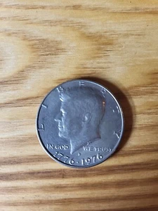 1776-1976-D Kennedy Bicentennial Half Dollar Rare USA 🇺🇸 - Picture 1 of 6